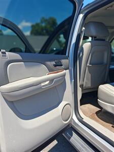 2014 Chevrolet Suburban LT - Photo 6 - Brandywine, MD 20613