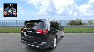 2020 Chrysler Pacifica Touring L   - Photo 5 - Brandywine, MD 20613