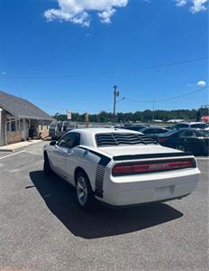 2009 Dodge Challenger SE   - Photo 2 - Brandywine, MD 20613
