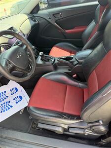2011 Hyundai Genesis Coupe 2.0T - Photo 8 - Brandywine, MD 20613
