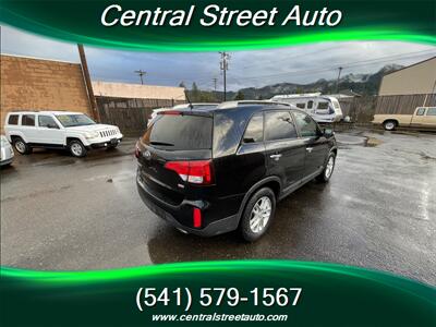 2015 Kia Sorento LX   - Photo 6 - Sutherlin, OR 97479