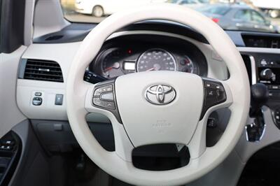 2014 Toyota Sienna LE   - Photo 24 - Elizabeth, NJ 07201