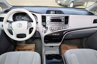 2014 Toyota Sienna LE   - Photo 23 - Elizabeth, NJ 07201