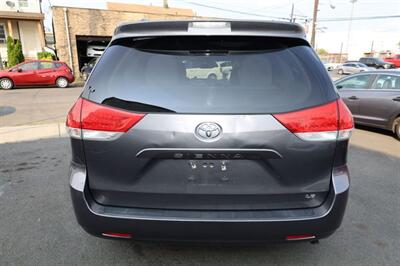 2014 Toyota Sienna LE   - Photo 6 - Elizabeth, NJ 07201