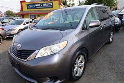 2014 Toyota Sienna LE   - Photo 3 - Elizabeth, NJ 07201