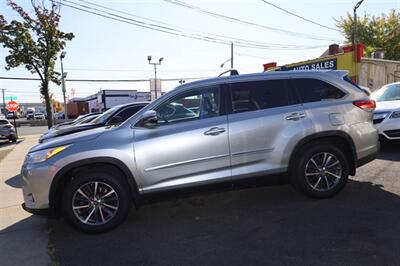 2019 Toyota Highlander SE   - Photo 4 - Elizabeth, NJ 07201