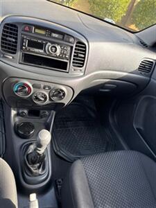 2010 Hyundai ACCENT Blue   - Photo 11 - Albuquerque, NM 87106