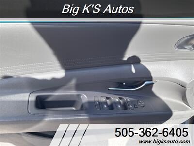 2022 Hyundai ELANTRA SEL   - Photo 18 - Albuquerque, NM 87106