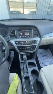 2017 Hyundai SONATA SE   - Photo 19 - Kent, WA 98031