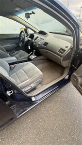 2011 Honda Civic LX   - Photo 9 - Kent, WA 98031