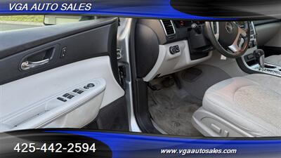 2012 GMC Acadia SLE - Photo 8 - Kent, WA 98031