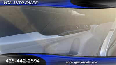 2014 Toyota Camry LE   - Photo 17 - Kent, WA 98031