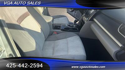 2014 Toyota Camry LE   - Photo 14 - Kent, WA 98031