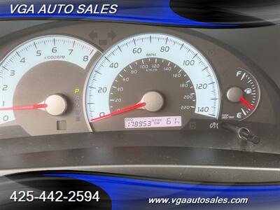 2011 Toyota Camry SE   - Photo 2 - Kent, WA 98031