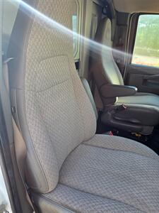 2017 Chevrolet Express 3500   - Photo 16 - Mount Airy, NC 27030
