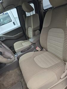 2010 Nissan Frontier SE V6   - Photo 13 - Mount Airy, NC 27030