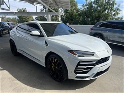 2020 Lamborghini Urus   - Photo 3 - San Diego, CA 92115