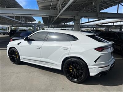 2020 Lamborghini Urus   - Photo 4 - San Diego, CA 92115