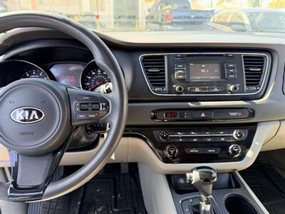 2016 Kia Sedona L   - Photo 9 - El Paso, TX 79915