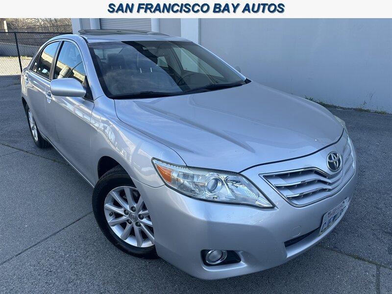 2011 Toyota Camry XLE V6  