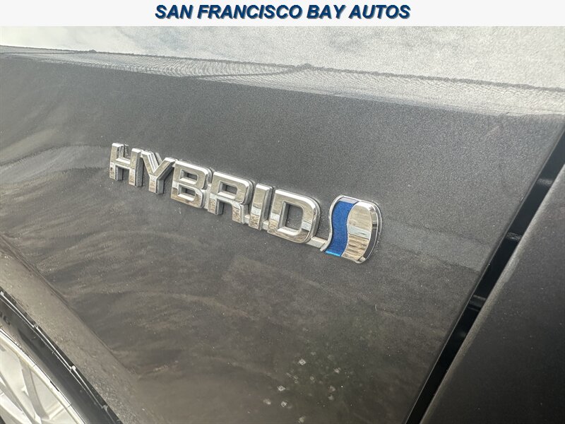 2013 Toyota Prius v Three   - Photo 33 - San Rafael, CA 94901