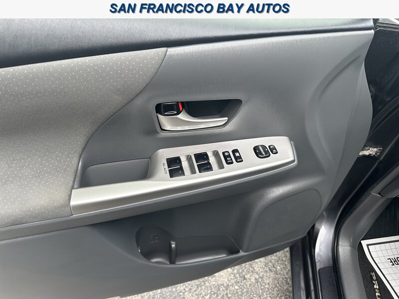2013 Toyota Prius v Three   - Photo 31 - San Rafael, CA 94901