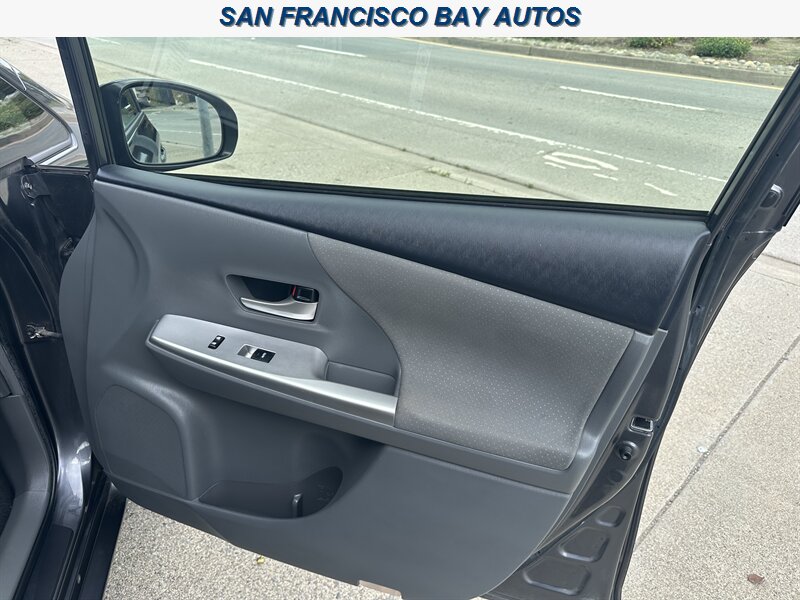 2013 Toyota Prius v Three   - Photo 28 - San Rafael, CA 94901