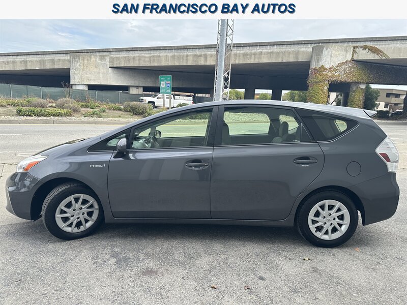 2013 Toyota Prius v Three   - Photo 11 - San Rafael, CA 94901