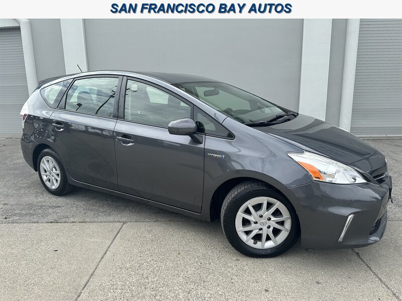 2013 Toyota Prius v Three   - Photo 4 - San Rafael, CA 94901