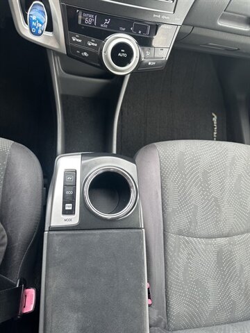 2013 Toyota Prius v Three   - Photo 26 - San Rafael, CA 94901
