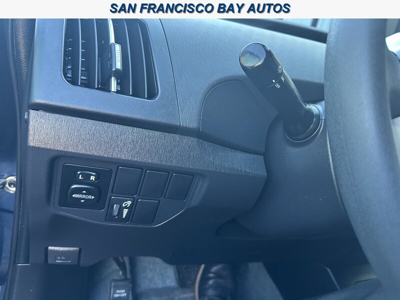 2015 Toyota Prius Two   - Photo 29 - San Rafael, CA 94901