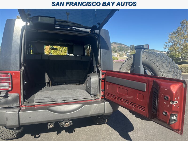 2010 Jeep Wrangler Unlimited Rubicon  4x4 - Photo 23 - San Rafael, CA 94901