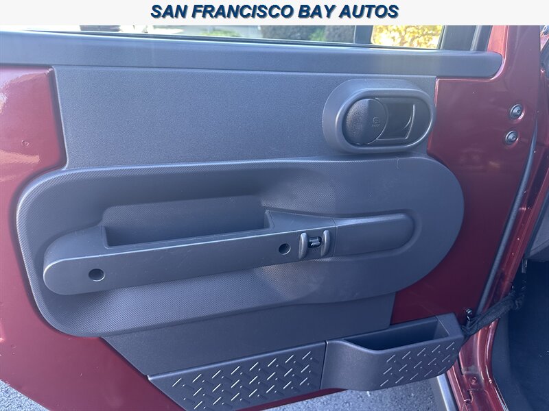 2010 Jeep Wrangler Unlimited Rubicon  4x4 - Photo 30 - San Rafael, CA 94901