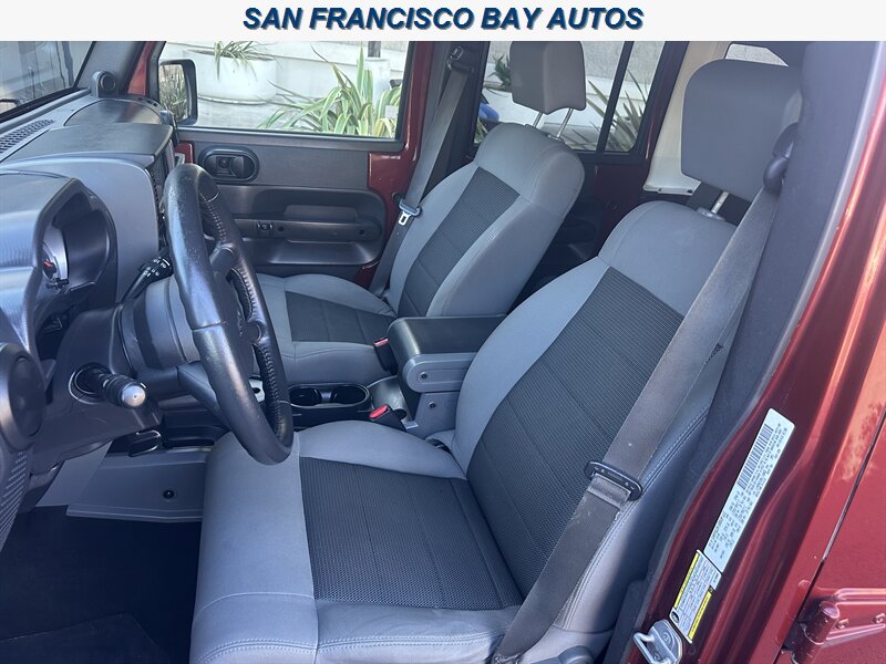 2010 Jeep Wrangler Unlimited Rubicon  4x4 - Photo 26 - San Rafael, CA 94901