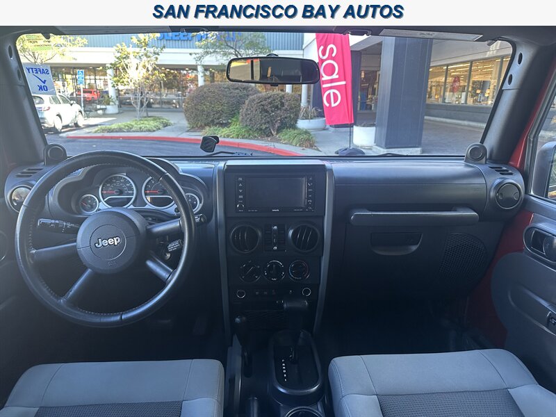 2010 Jeep Wrangler Unlimited Rubicon  4x4 - Photo 12 - San Rafael, CA 94901