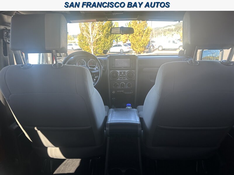 2010 Jeep Wrangler Unlimited Rubicon  4x4 - Photo 29 - San Rafael, CA 94901