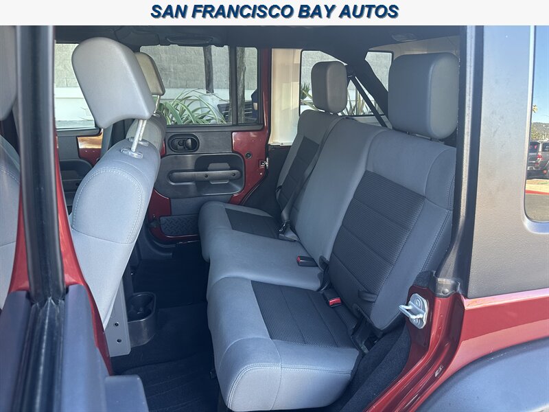 2010 Jeep Wrangler Unlimited Rubicon  4x4 - Photo 16 - San Rafael, CA 94901