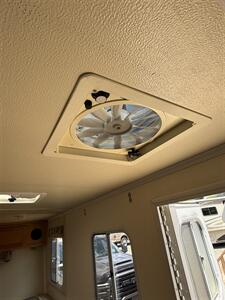 2009 Trailmanor 2720   - Photo 14 - Hatch, NM 87937