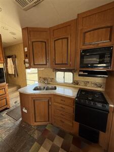 2011 Starcraft 319BSLT   - Photo 14 - Hatch, NM 87937