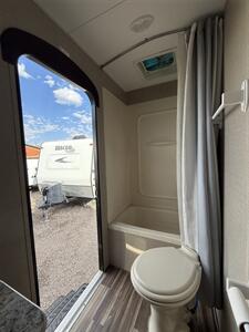 2017 Keystone HIDEOUT 28BHS   - Photo 14 - Hatch, NM 87937