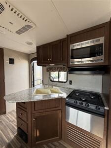 2017 Keystone HIDEOUT 28BHS   - Photo 10 - Hatch, NM 87937