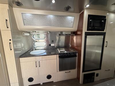 2016 Airstream INTERNATIONAL SERENITY 23FB   - Photo 6 - Hatch, NM 87937