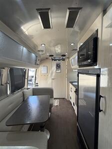 2016 Airstream INTERNATIONAL SERENITY 23FB   - Photo 12 - Hatch, NM 87937