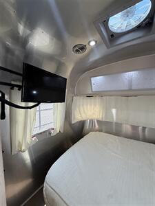 2016 Airstream INTERNATIONAL SERENITY 23FB   - Photo 8 - Hatch, NM 87937