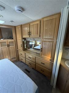 2005 Newmar Kountry Star   - Photo 15 - Hatch, NM 87937