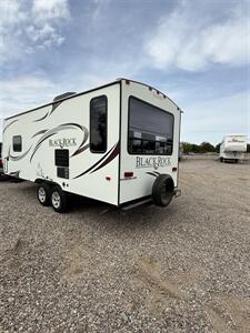 2016 Outdoors RV Mfg. BLACK ROCK 19B - Photo 3 - Hatch, NM 87937
