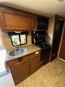 2014 Lance 1985 - Photo 8 - Hatch, NM 87937