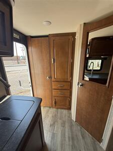 2017 Lance 1685   - Photo 9 - Hatch, NM 87937