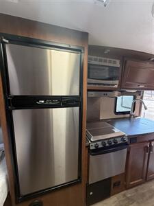 2017 Lance 1685   - Photo 7 - Hatch, NM 87937