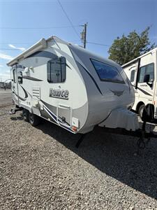 2017 Lance 1685   - Photo 2 - Hatch, NM 87937